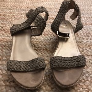 Stuart Weitzman Alex Low Wedges